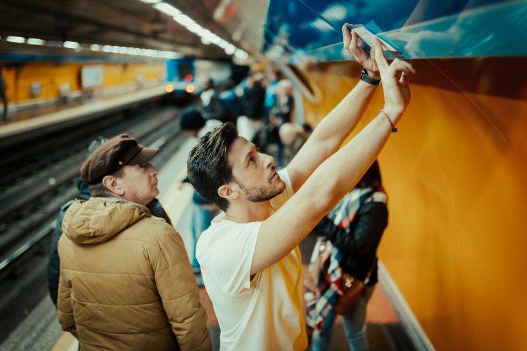 Jota Santatecla: el poeta del Metro… de Gandia