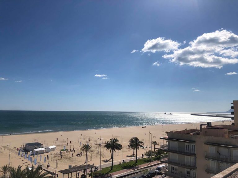 Gandia se prepara para el verano: los turistas podrán venir a la playa más segura