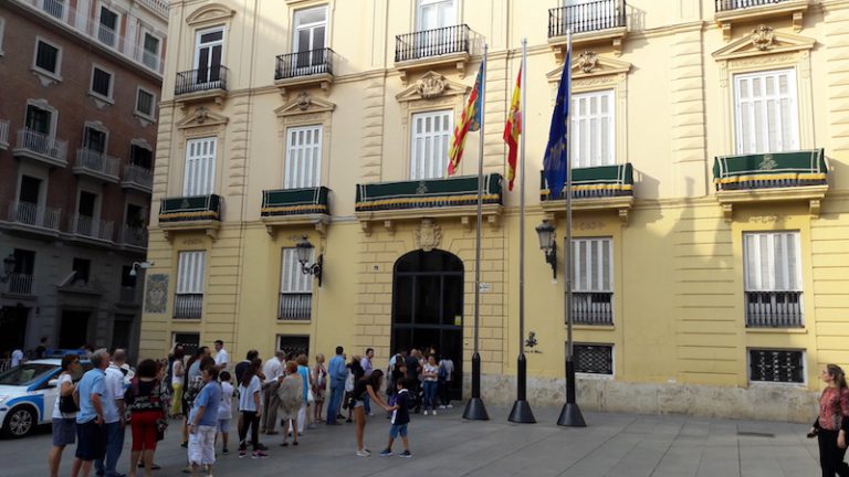 La Diputació amplía el periodo de pago de impuestos: vehículos, IBI, IAE, vados y basura