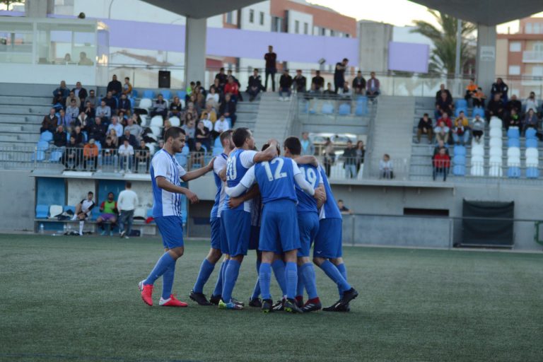 Gandia celebra la fusión de los tres clubs de fútbol de la ciudad