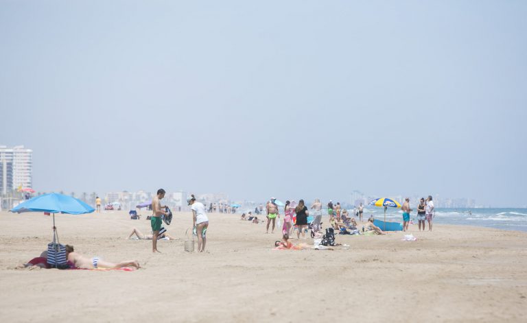 Playa de Gandia 2020: ocho normas y una brigada de informadores