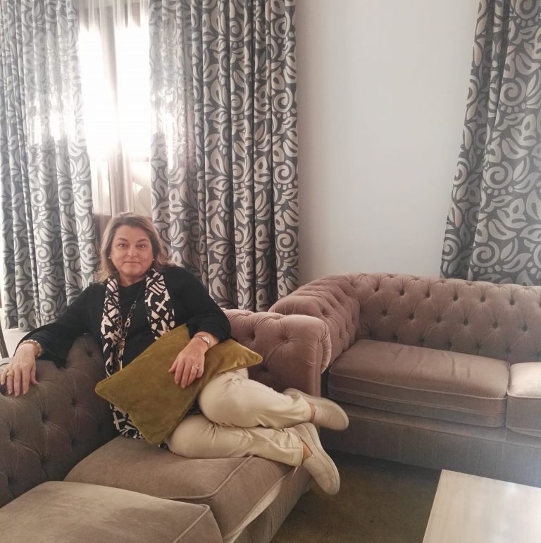 Esther Moreno Latorre, nueva Camarera de la Virgen de la Soledad