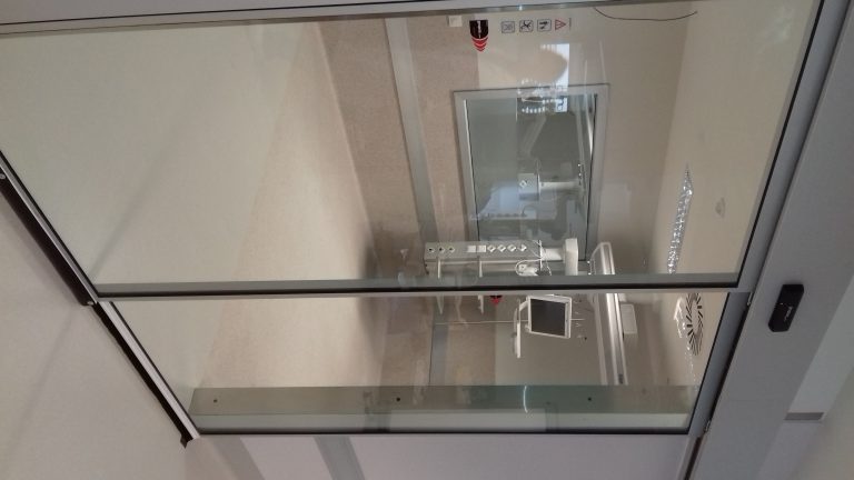 Mejoras en la UCI del Hospital de Gandia para separar pacientes Covid y no Covid