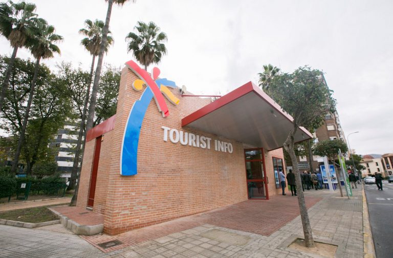 Las oficinas de turismo de Gandia reciben el sello «S» de Sostenibilidad Turística