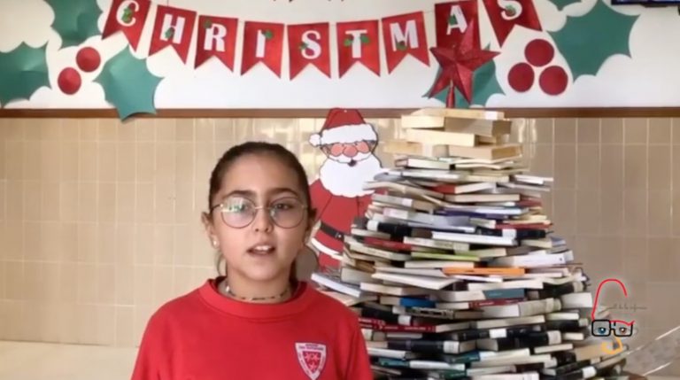 Los niños de Gandia felicitan «Un Nadal Especial» y responsable