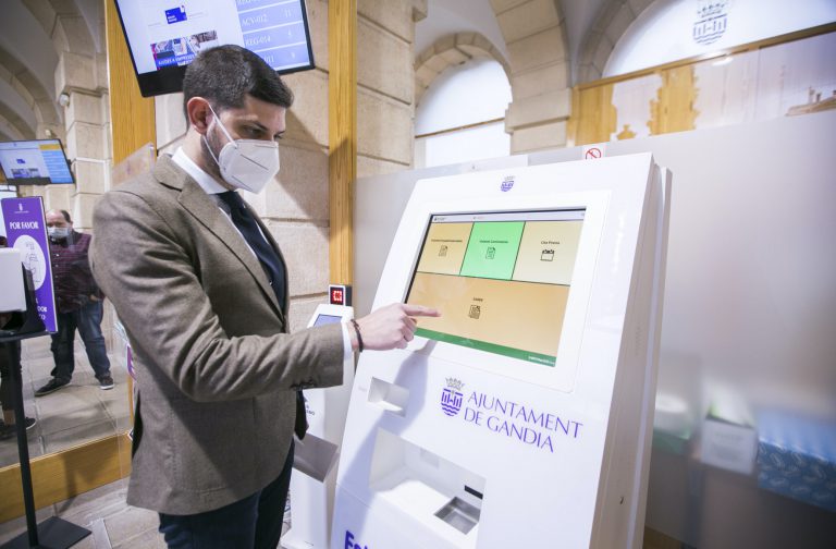 Gandia incorpora el DARDE a los quioscos digitales