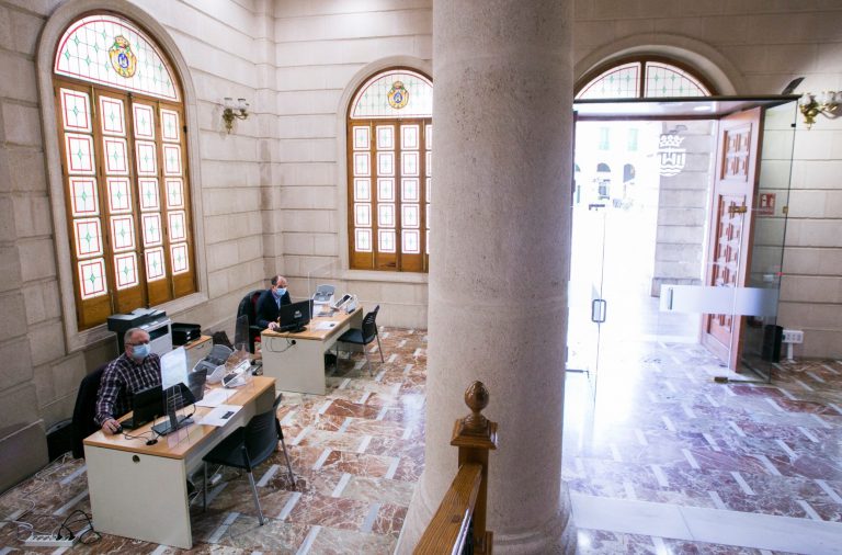 Gandia activa las ayudas ‘paréntesis’ para pymes y autónomos: cómo solicitarlas