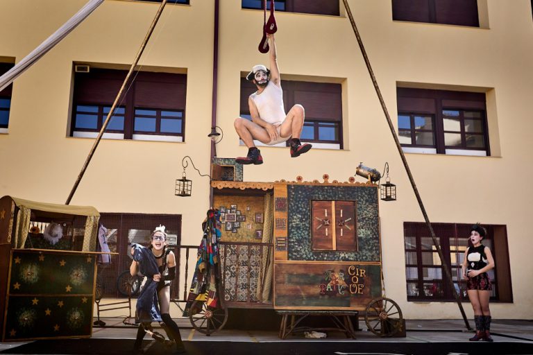 fira mira espectadores