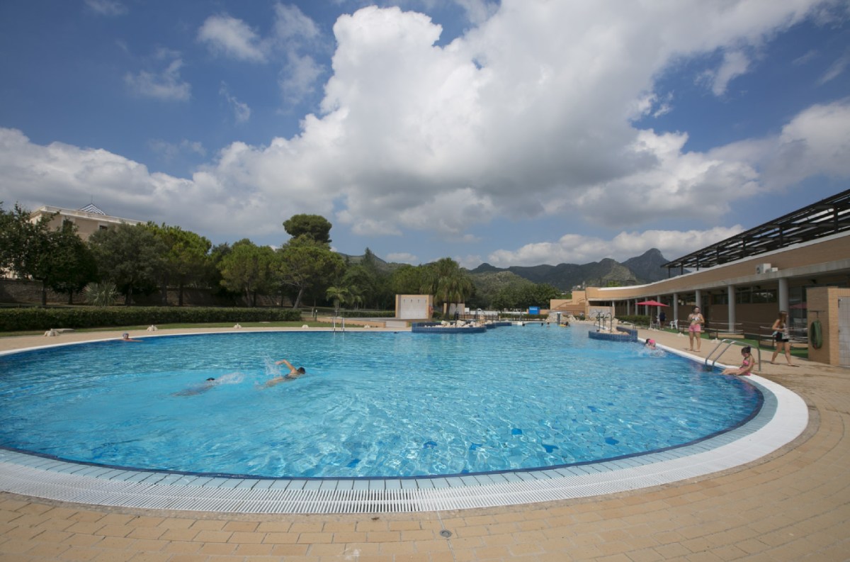 piscinas verano Roís de Correla y Beniopa