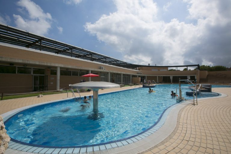 Reabren las piscinas de Roís de Corella y de Beniopa en verano
