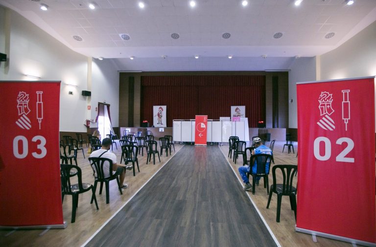 Concluye la vacunación masiva en Gandia con 9 de cada 10 vecinos inmunizados contra la COVID