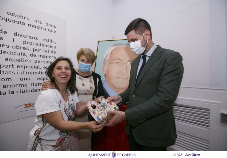 Espurna celebra sus 25 años con una exposición en la sala Coll Alas