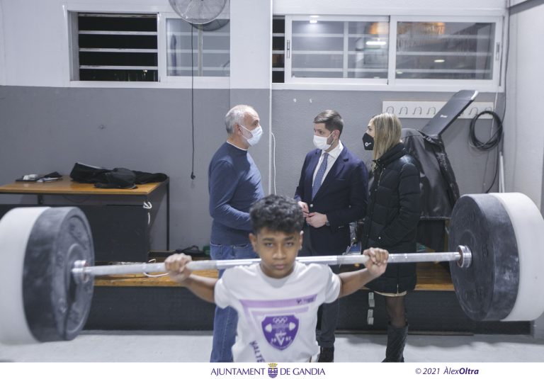Els clubs esportius de Gandia i l’Ajuntament firmen convenis per promoure l’esport