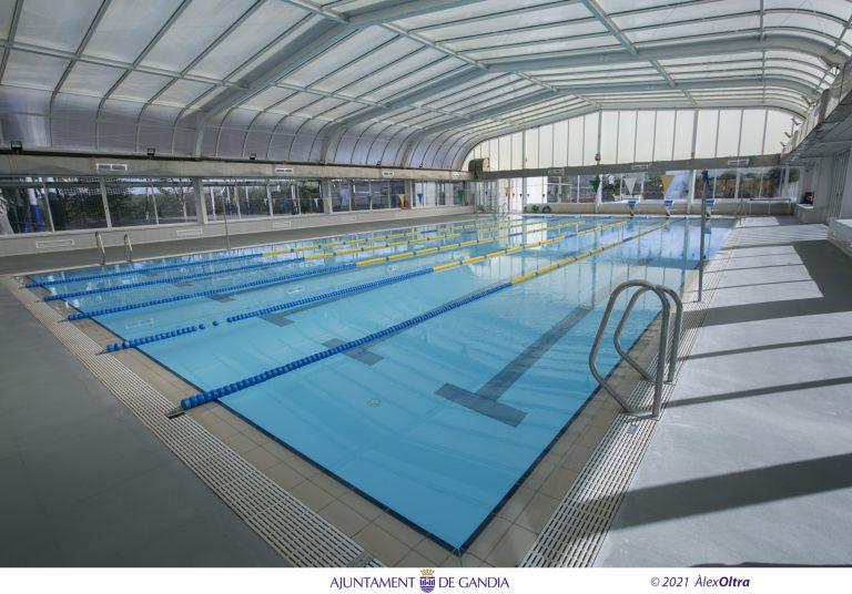 Nova coberta per a la piscina convertible del poliesportiu