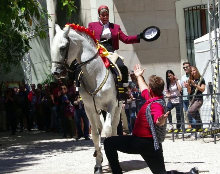 Gandia organiza su primera jornada de Hípica en el parking de Decathlon