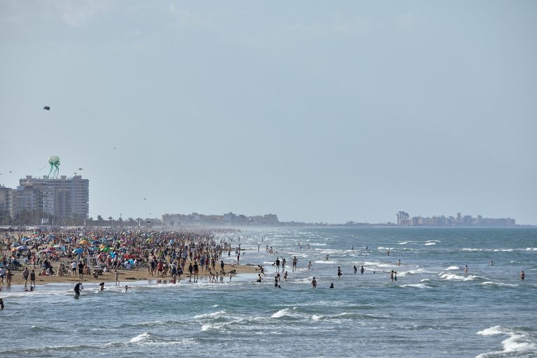 Más aparcamientos públicos y gratuitos este verano en la playa de Gandia