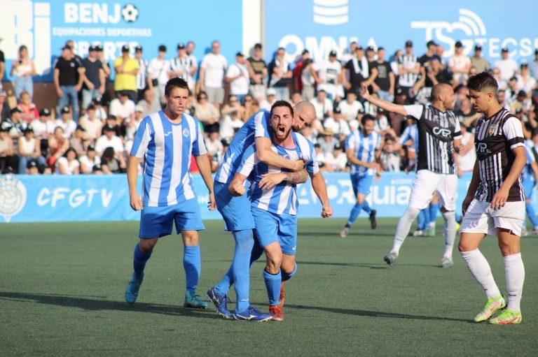 El CF Gandia paga: el equipo jugará este domingo su primer partido de la Liga