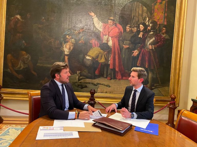 Soler se reúne en Madrid con mandos del PP en el Senado y Génova 13