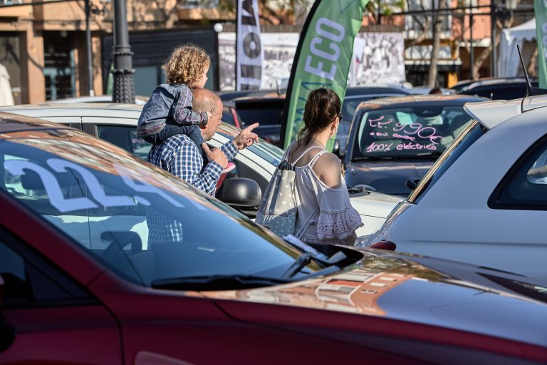 La compra de vehículos ECO impulsa la Fira del Motor de Gandia