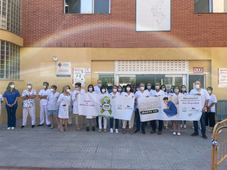 El CSIF reclama más protección sanitaria ante el centro de salud de Beniopa