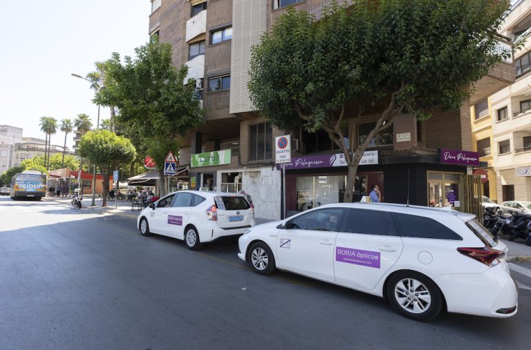 Gandia aumenta el servicio de taxis este verano