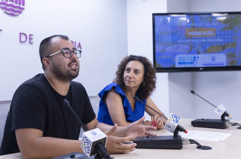 Gandia premia l’ús del valencià al comerç local