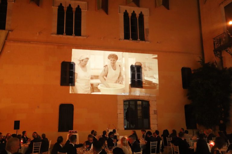 Nace la Fundación Next2U: comprometida con Bunyoleres sense Fronteres y la sociedad local