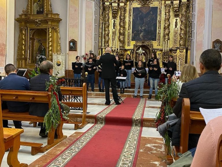 El Coro Carmesina regresa con su esperado concierto solidario en la Iglesia del Beato