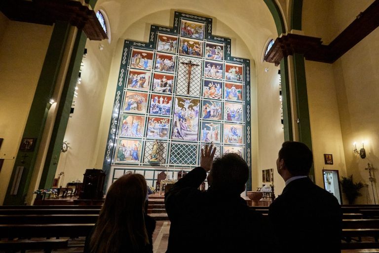 Los detalles «ocultos» del nuevo retablo de la Parroquia de San José