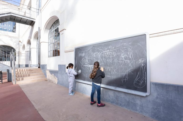 Seis patios escolares abrirán en Gandia para disfrutar de un «ocio saludable»