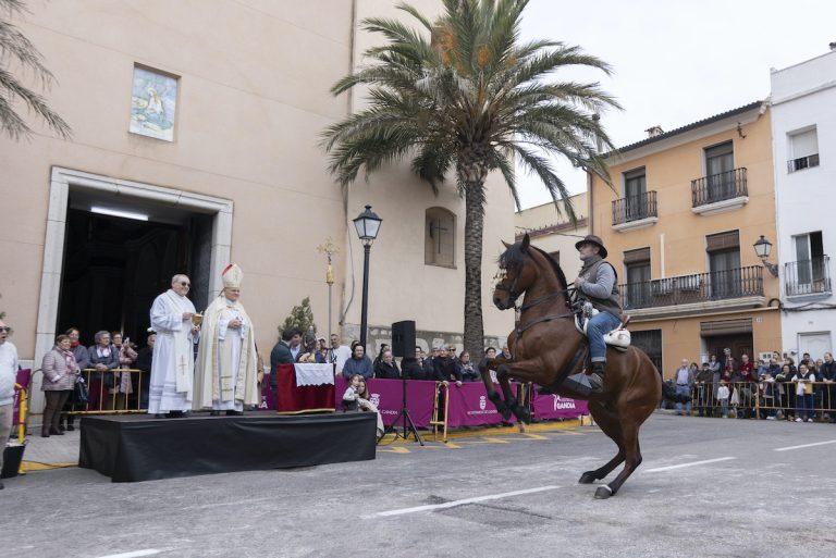 Beniopa abre el calendario de porrats del 9 al 11 de enero con el Porrat de Sant Antoni