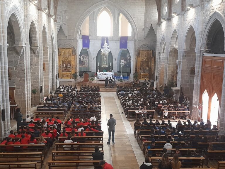 Los colegios de Gandia conmemoran el Día de la Vida Consagrada