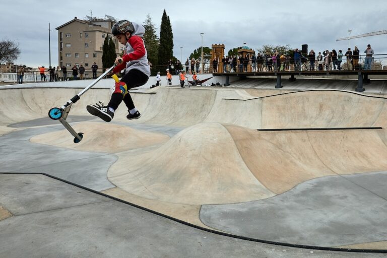 Jóvenes talentos destacan en la segunda jornada de la Liga Autonómica de Scooter en Gandia