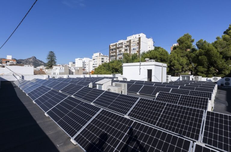 El edificio Tossal tendrá placas solares