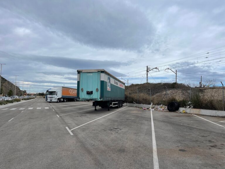 El PP demanda más plazas y seguridad en los polígonos para los transportistas