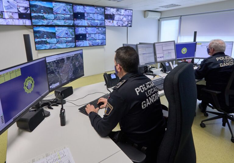 Dingo y Noa: la inteligencia artificial llega a la Policía Local de Gandia