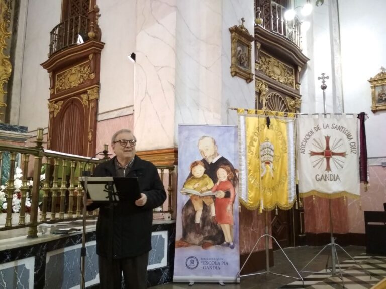 Los cofrades de San Pedro Apóstol y la Santísima Cruz celebran la VIII Reconciliación