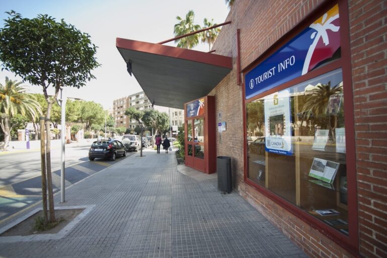 La oficina de Turismo de Gandia cambia de ubicación estas Fallas