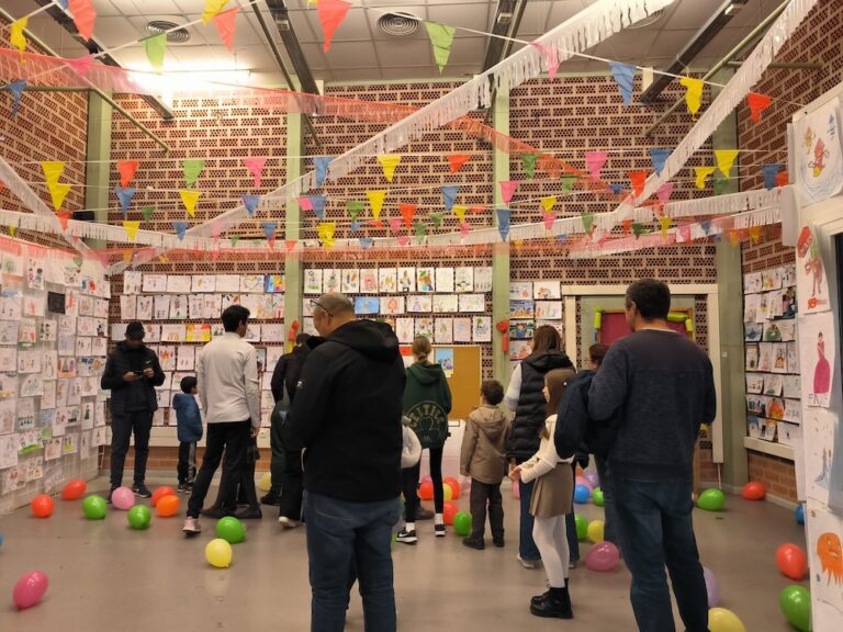 Los alumnos de primaria de Gandia exhiben su talento en el Concurso de Dibujo Fallero