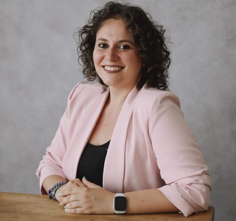 Noelia Penadés, Hermana Mayor del Santo Sepulcro: «Vamos a seguir haciendo SEMANA SANTA en mayúsculas»