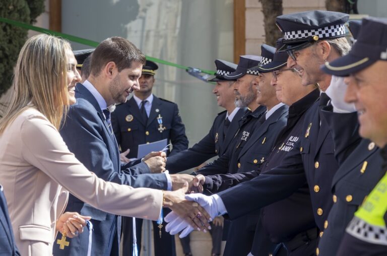 Gandia rinde homenaje a su Policía Local por 150 años de compromiso y adaptación a nuevos tiempos