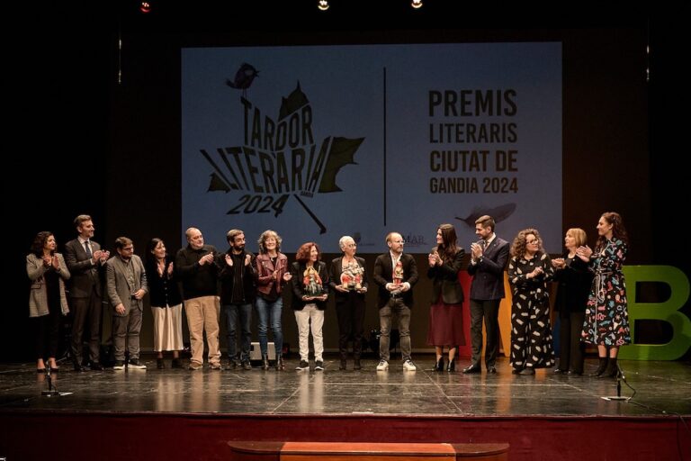 Los Premios Literarios Ciudad de Gandia 2024 celebran la riqueza de la lengua y la cultura valenciana