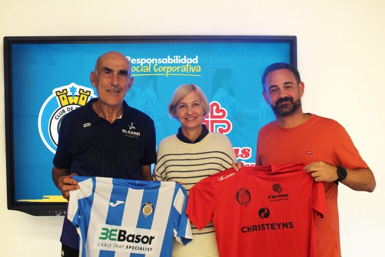 El C.F. Gandia y Cáritas Gandia se unen para promover la inclusión a través del fútbol