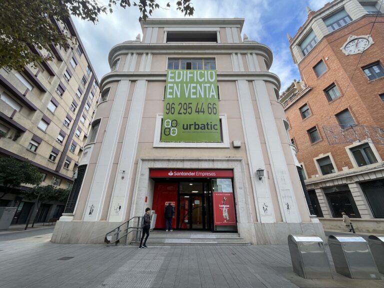 SE VENDE: El emblemático edificio Banesto no encuentra comprador