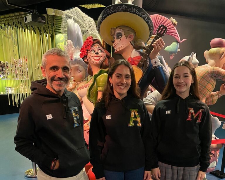 Pascal Renolt celebra los 10 años de PR con un diseño fallero