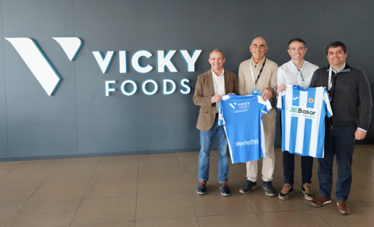 La Fundación Vicky Foods y CF Gandia suscriben una alianza para impulsar la nueva etapa del Club