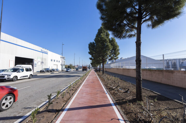 Comienzan las obras del carril bici que conectará el polígono Benieto con la ciudad