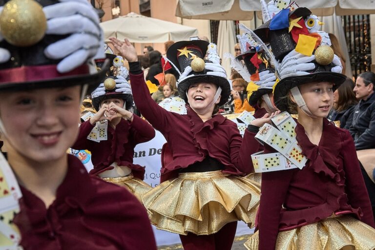 La cabalgata de las Fallas de Gandia 2026: horario y recorrido