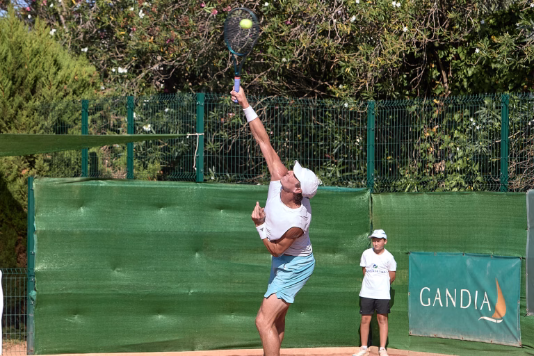 López Montagud gana el primer título del Circuito Orysol 2025 en Gandía