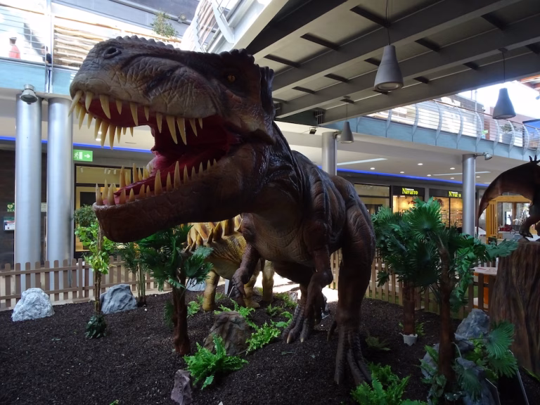 Dinosaurios, talleres y premios en La Vital con “Jurassic La Vital”